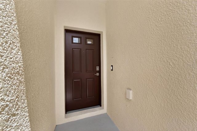 5028 WHITE SANDERLING COURT, Tampa, FL 33619