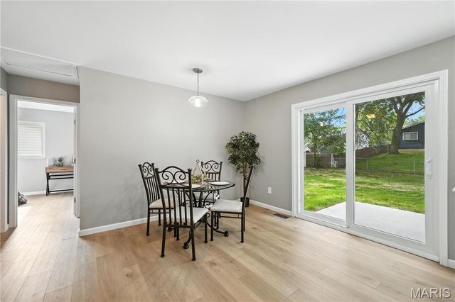 208 Mill Run Lane, St Peters, MO 63376