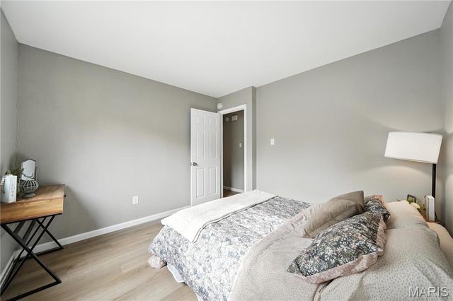 208 Mill Run Lane, St Peters, MO 63376