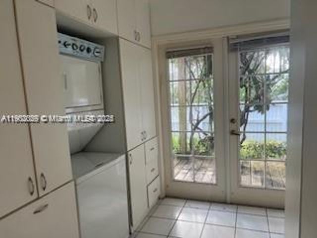 301 W Rivo Alto Dr, Miami Beach, FL 33139