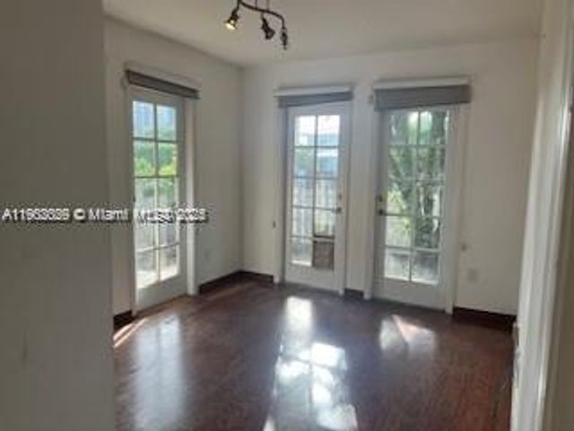 301 W Rivo Alto Dr, Miami Beach, FL 33139