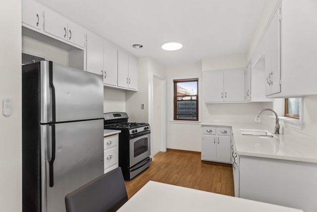 3923 W 106th Street, Chicago, IL 60638