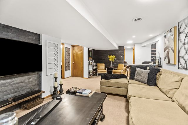 3923 W 106th Street, Chicago, IL 60638