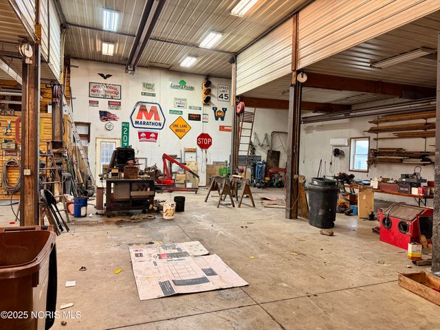 1001 Oak Street, Woodville, OH 43469