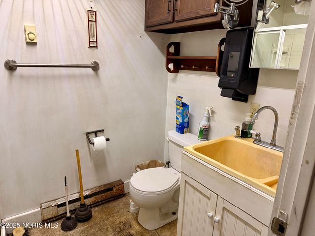 1001 Oak Street, Woodville, OH 43469