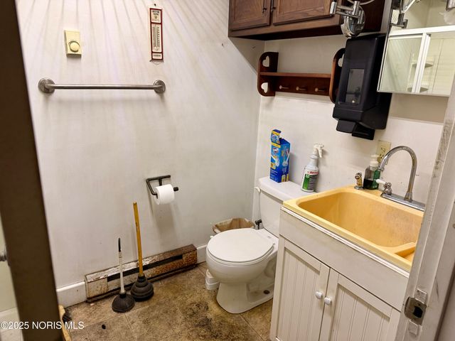 1001 Oak Street, Woodville, OH 43469