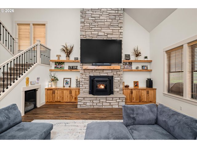 37640 UPPER CAMP CREEK Rd, Springfield, OR 97478