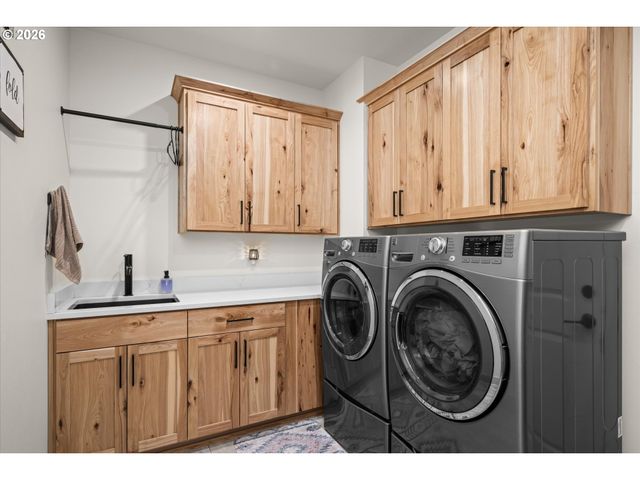 37640 UPPER CAMP CREEK Rd, Springfield, OR 97478