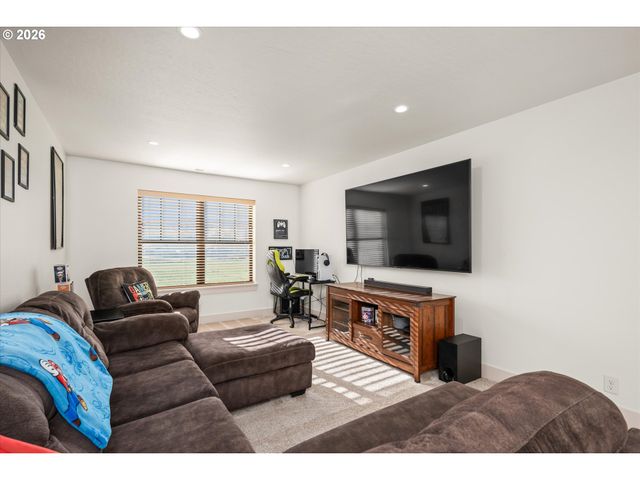 37640 UPPER CAMP CREEK Rd, Springfield, OR 97478