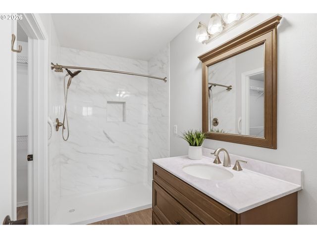 21291 Sw MADEIRA Ter, Sherwood, OR 97140