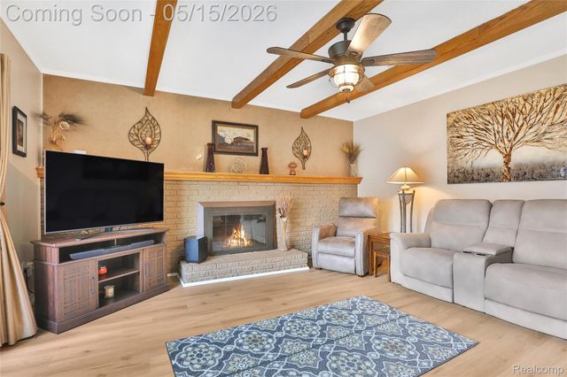 348 Meadowlake Rd, Canton Charter Township, MI 48188