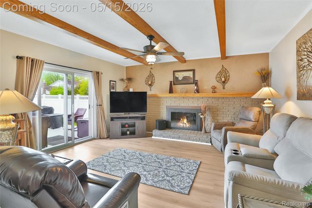 348 Meadowlake Rd, Canton Charter Township, MI 48188