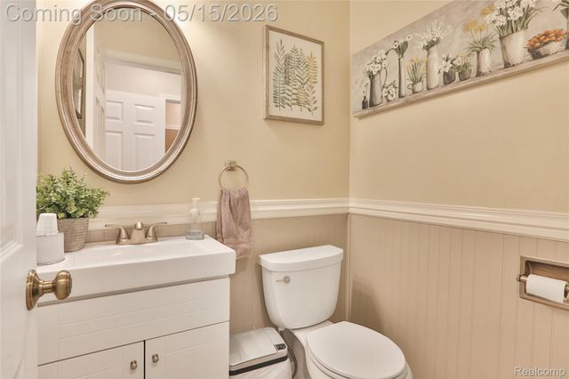 348 Meadowlake Rd, Canton Charter Township, MI 48188