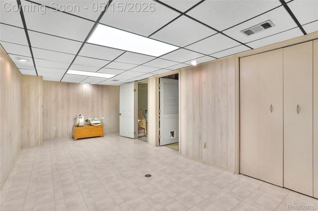348 Meadowlake Rd, Canton Charter Township, MI 48188
