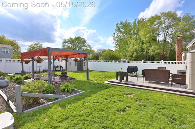 348 Meadowlake Rd, Canton Charter Township, MI 48188