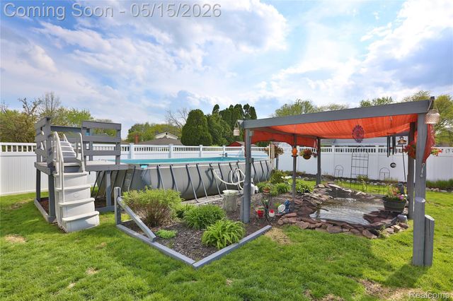 348 Meadowlake Rd, Canton Charter Township, MI 48188