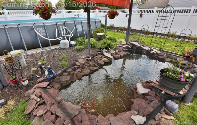 348 Meadowlake Rd, Canton Charter Township, MI 48188