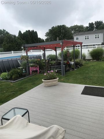 348 Meadowlake Rd, Canton Charter Township, MI 48188