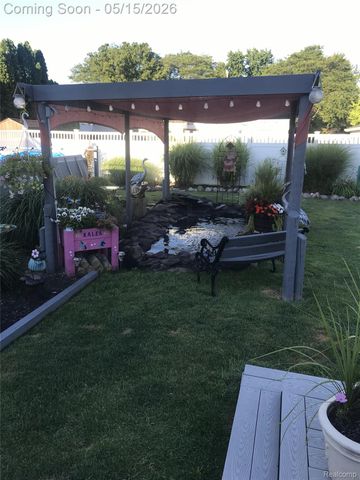 348 Meadowlake Rd, Canton Charter Township, MI 48188