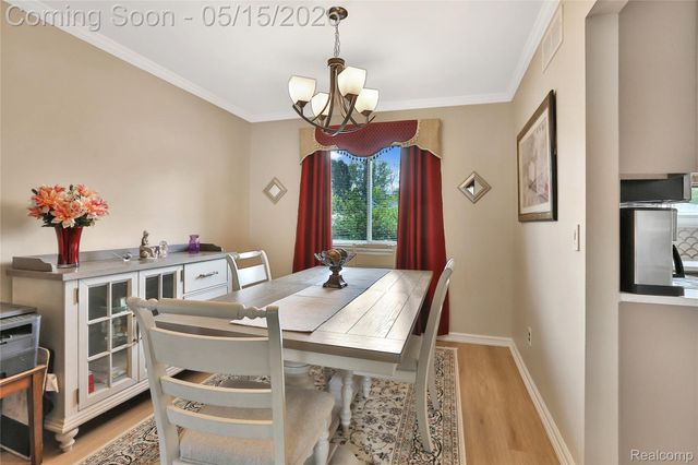 348 Meadowlake Rd, Canton Charter Township, MI 48188