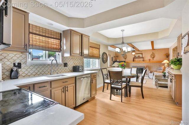 348 Meadowlake Rd, Canton Charter Township, MI 48188