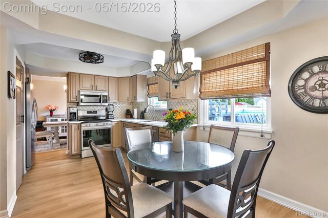 348 Meadowlake Rd, Canton Charter Township, MI 48188