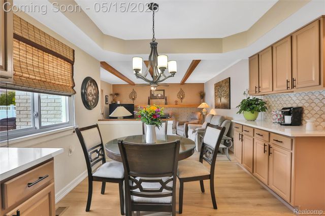 348 Meadowlake Rd, Canton Charter Township, MI 48188