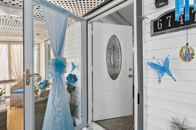 6747 Mettetal Street, Detroit, MI 48228