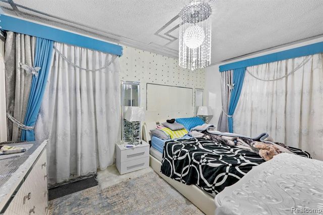 6747 Mettetal Street, Detroit, MI 48228