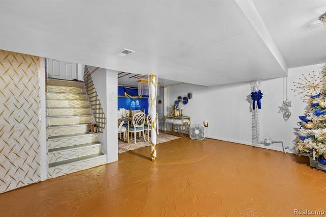 6747 Mettetal Street, Detroit, MI 48228