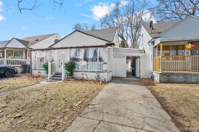 6747 Mettetal Street, Detroit, MI 48228