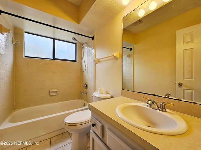 1704 BRISTLECONE PINE Place, Jacksonville, FL 32225