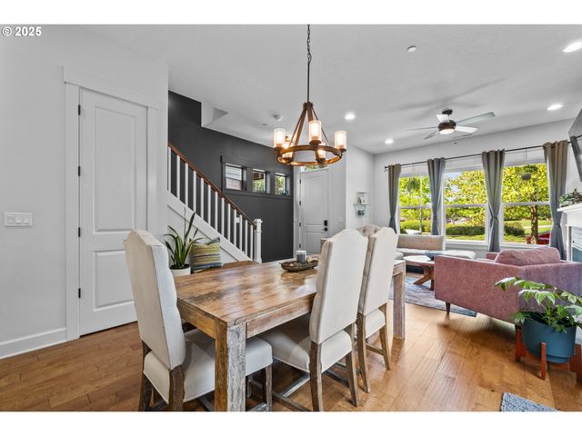 28945 Sw COSTA Cir, Wilsonville, OR 97070