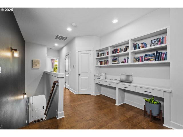 28945 Sw COSTA Cir, Wilsonville, OR 97070