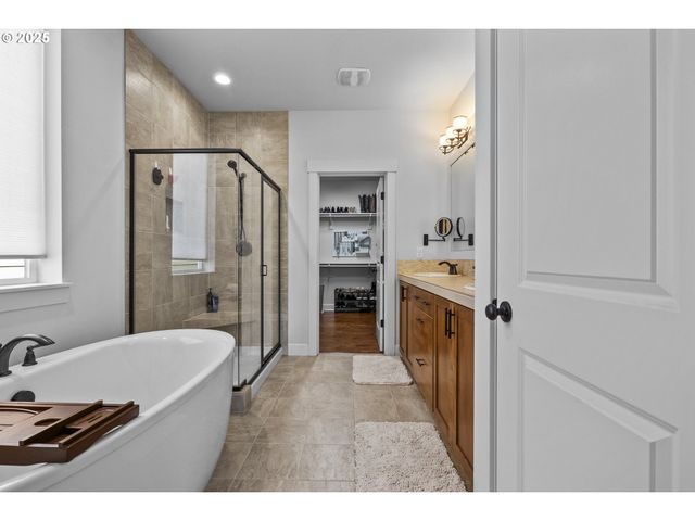 28945 Sw COSTA Cir, Wilsonville, OR 97070