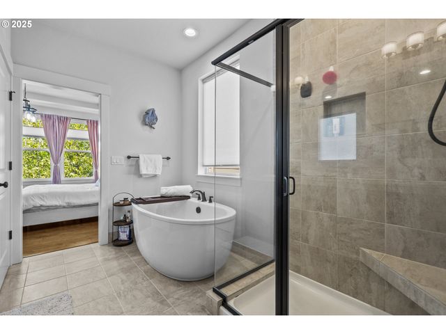 28945 Sw COSTA Cir, Wilsonville, OR 97070