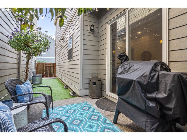 28945 Sw COSTA Cir, Wilsonville, OR 97070