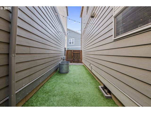 28945 Sw COSTA Cir, Wilsonville, OR 97070