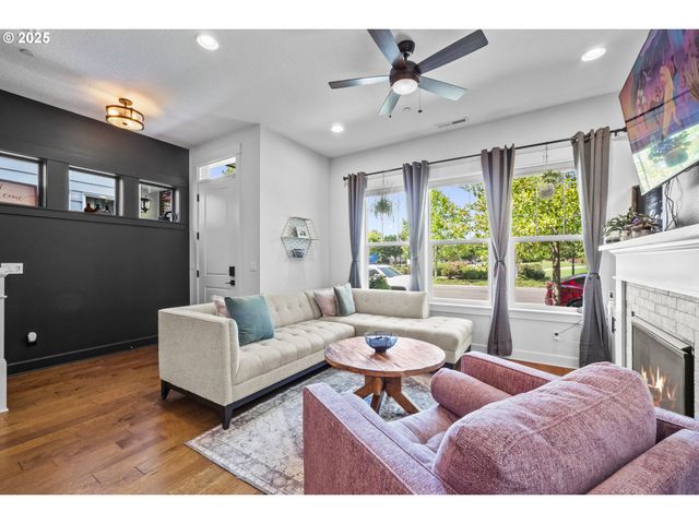 28945 Sw COSTA Cir, Wilsonville, OR 97070