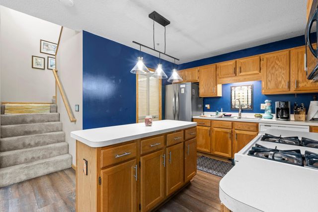528 Queens Gate, New Brighton, MN 55112