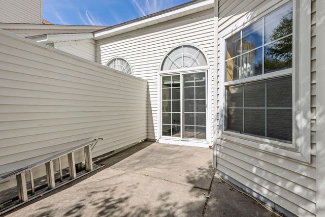 528 Queens Gate, New Brighton, MN 55112