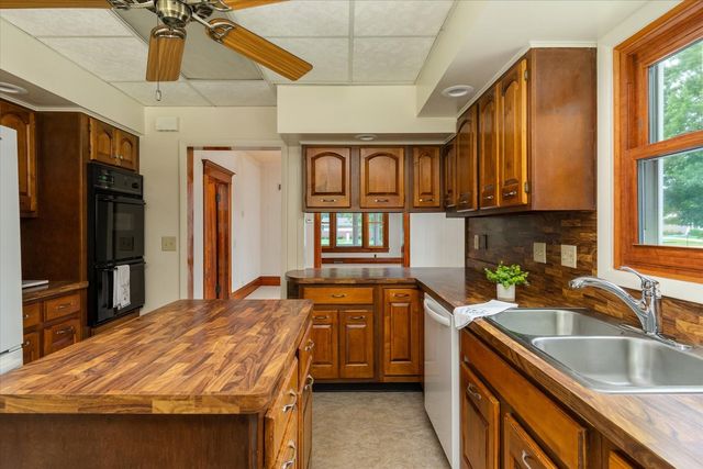 443 E Peru Street, Princeton, IL 61356