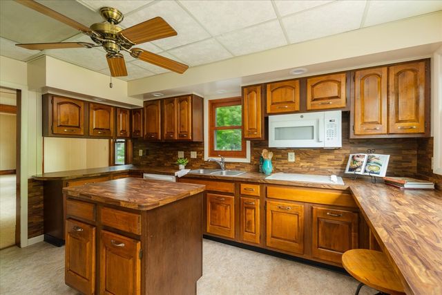 443 E Peru Street, Princeton, IL 61356