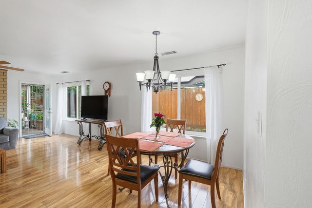 1909 S Hillcrest Drive, Visalia, CA 93292