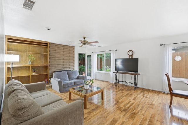 1909 S Hillcrest Drive, Visalia, CA 93292