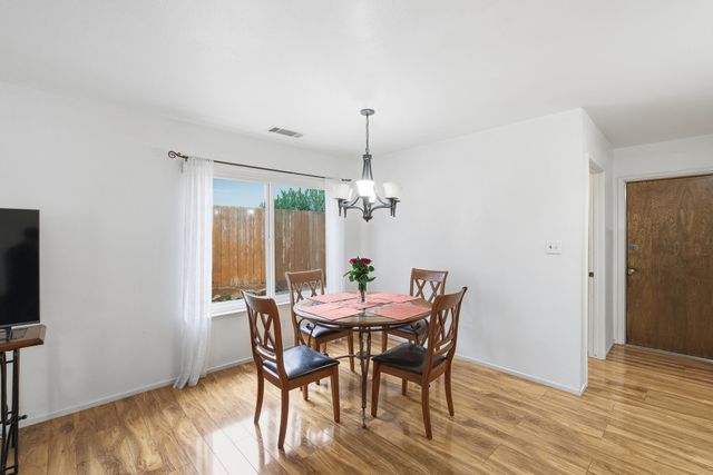 1909 S Hillcrest Drive, Visalia, CA 93292