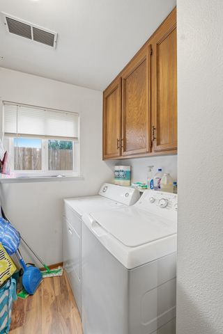 1909 S Hillcrest Drive, Visalia, CA 93292