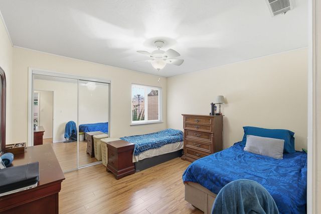 1909 S Hillcrest Drive, Visalia, CA 93292