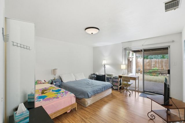 1909 S Hillcrest Drive, Visalia, CA 93292