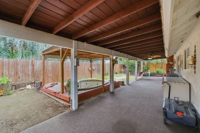 1909 S Hillcrest Drive, Visalia, CA 93292